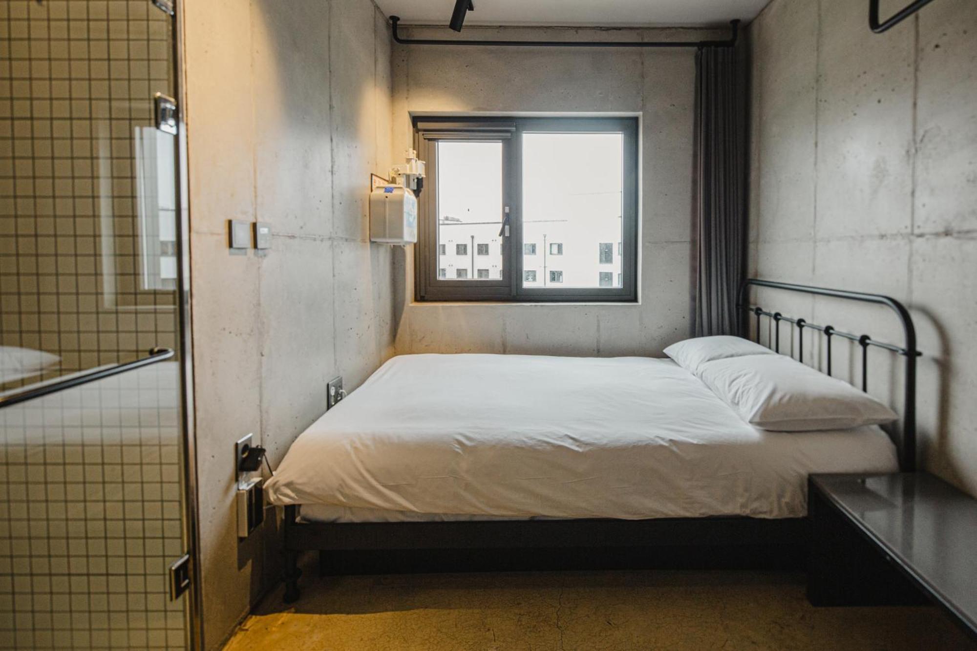 Playce Camp Jeju Hotel Ojo-ri Bagian luar foto