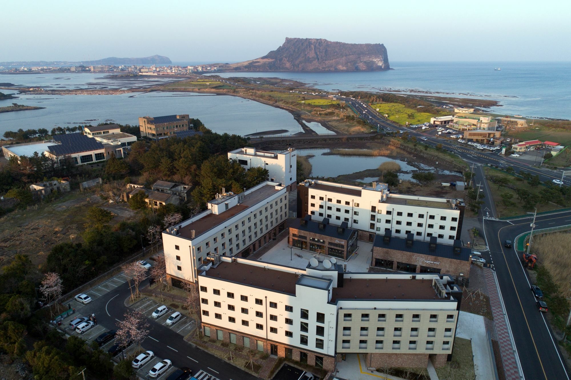 Playce Camp Jeju Hotel Ojo-ri Bagian luar foto